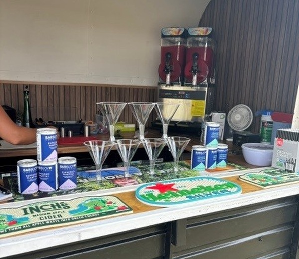 Premium Mobile Horsebox Bar | All-Inclusive Cocktails & Drinks Service