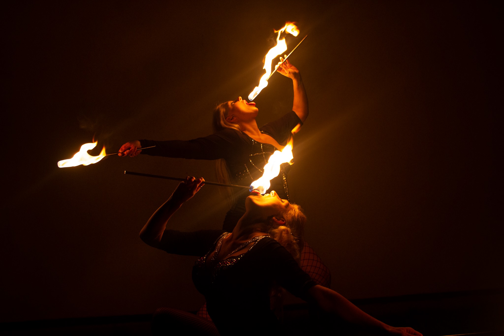 Amazing Fire Performer To Shock, Amaze & Entertain 🔥
