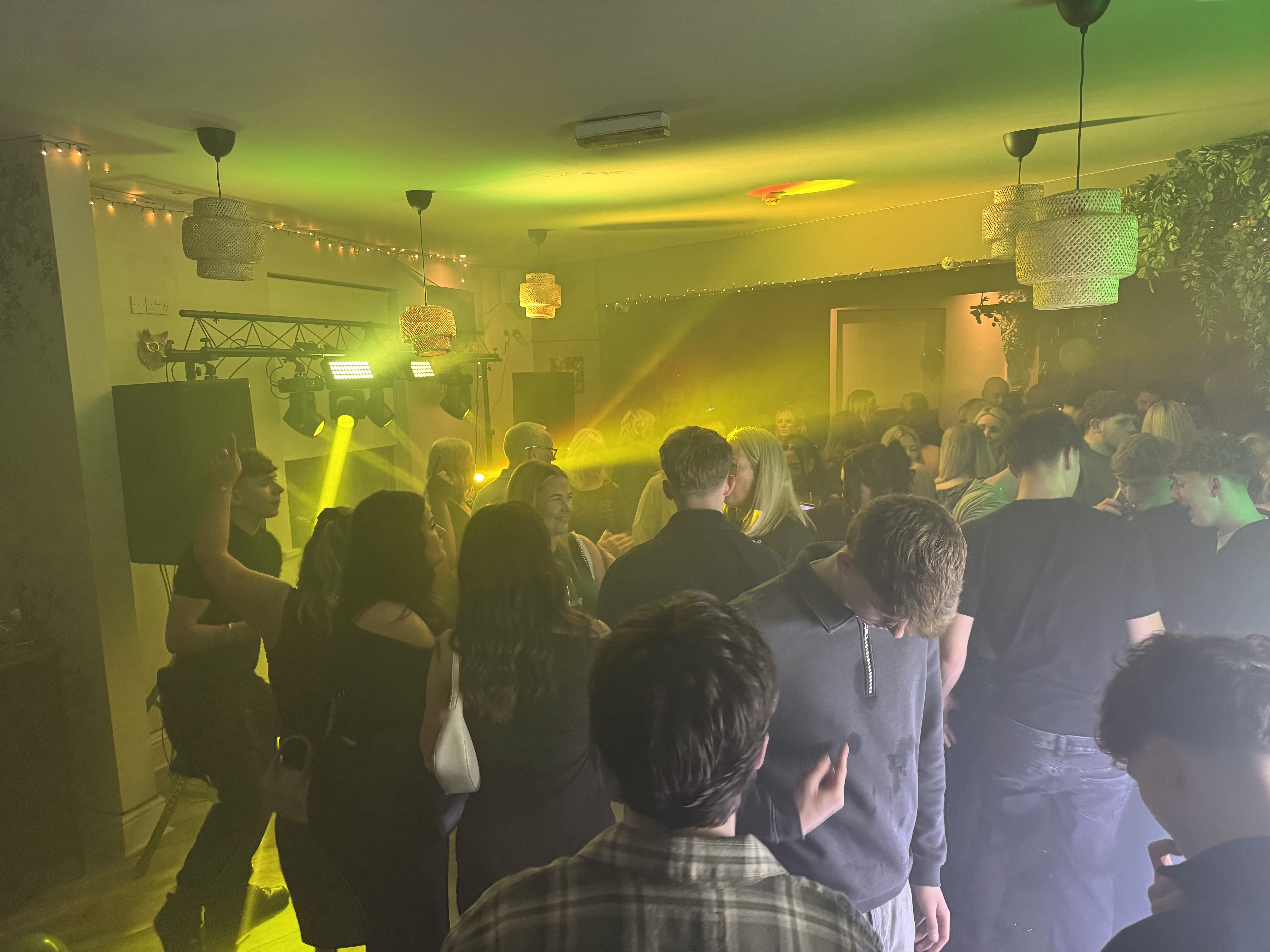 Professional Wedding & Event DJ | High-Energy Dancefloors