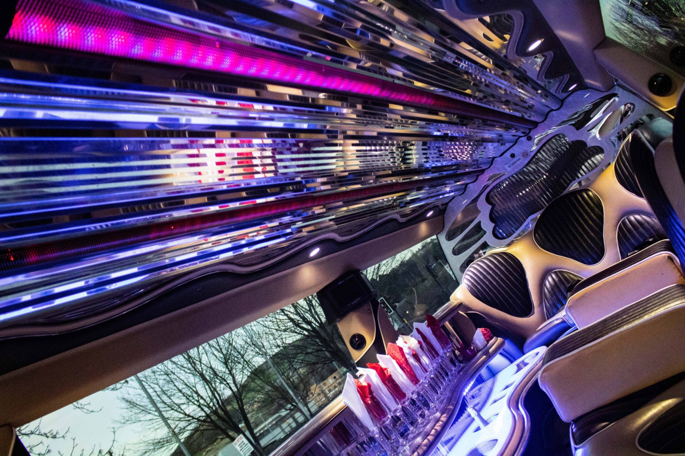 8 Seater Stretch Range Rover Sport Limousine