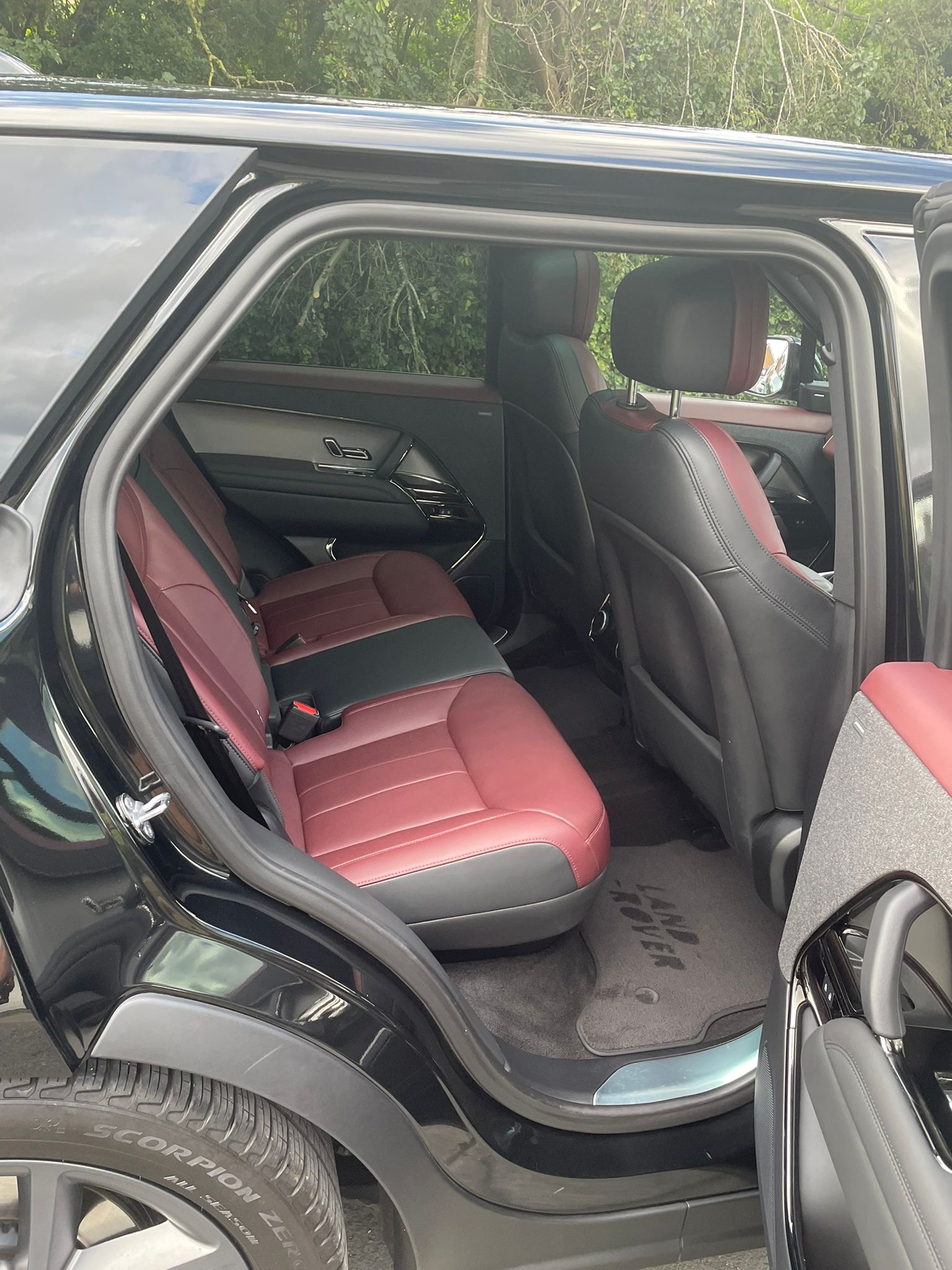 The Stunning Range Rover Sport