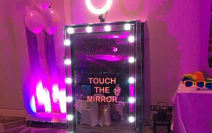 Fun & Luxurious Magic Mirror Selfie Booth