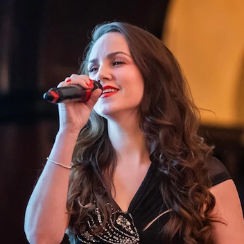 Claire Rossi | Pop, RnB, Soul, Motown | Solo or Duo