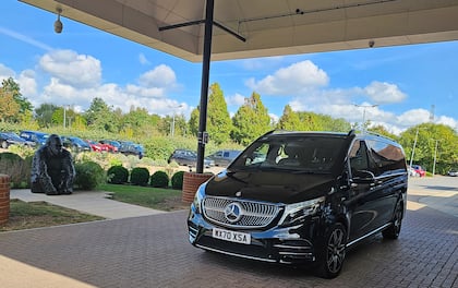 Spacious Luxury Mercedes V-Class - Starlights + Android TV 
