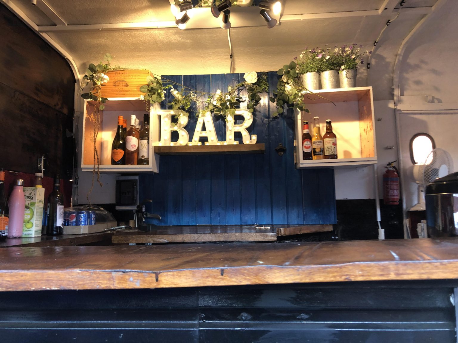 Stunning Horsebox Bar ‘Limelight’