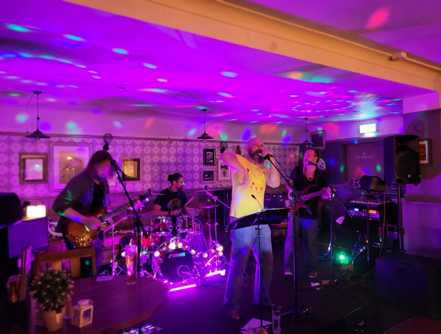 Feel-Good Party Rock & Pop Cover Band 'Hell Yeah'