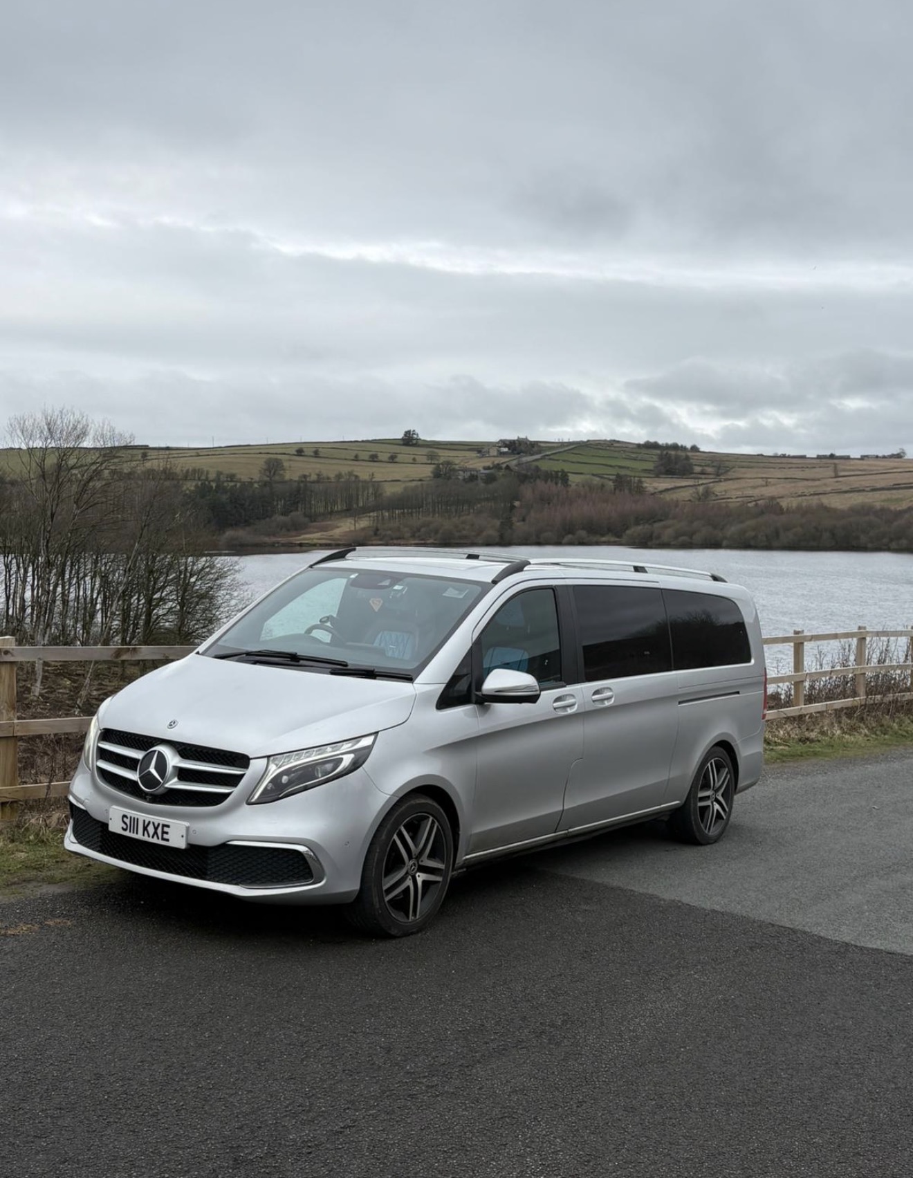 Dyson Blue V-Class Landjet – 6 Seater with Netflix, YouTube & PS5