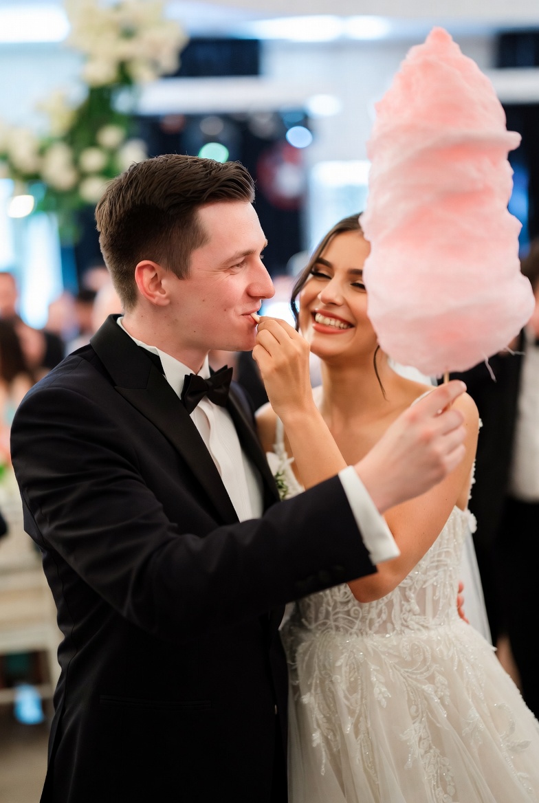 Unlimited Freshly Spun Candyfloss In Pink
