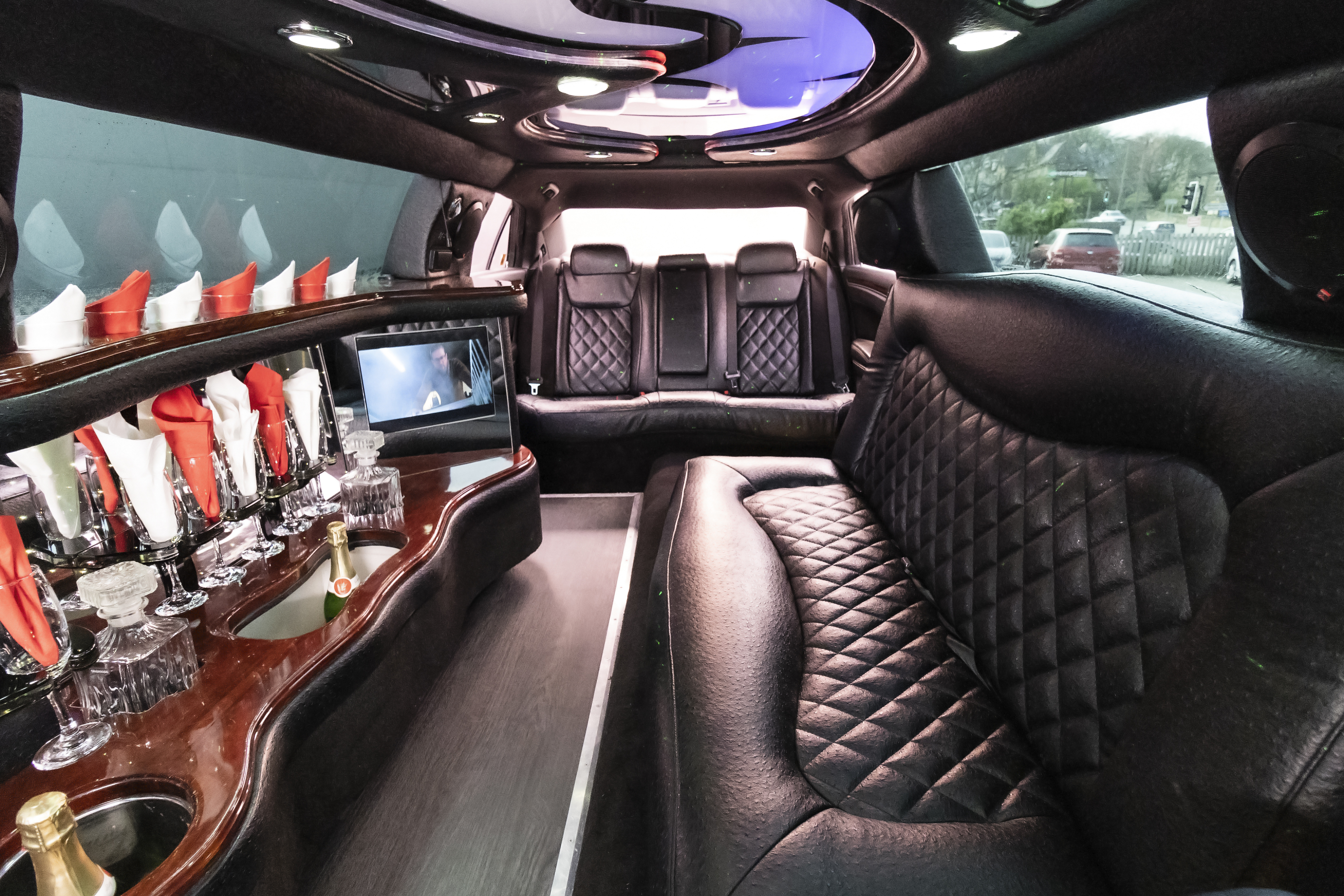 8 Seater Black Chrysler Limousine