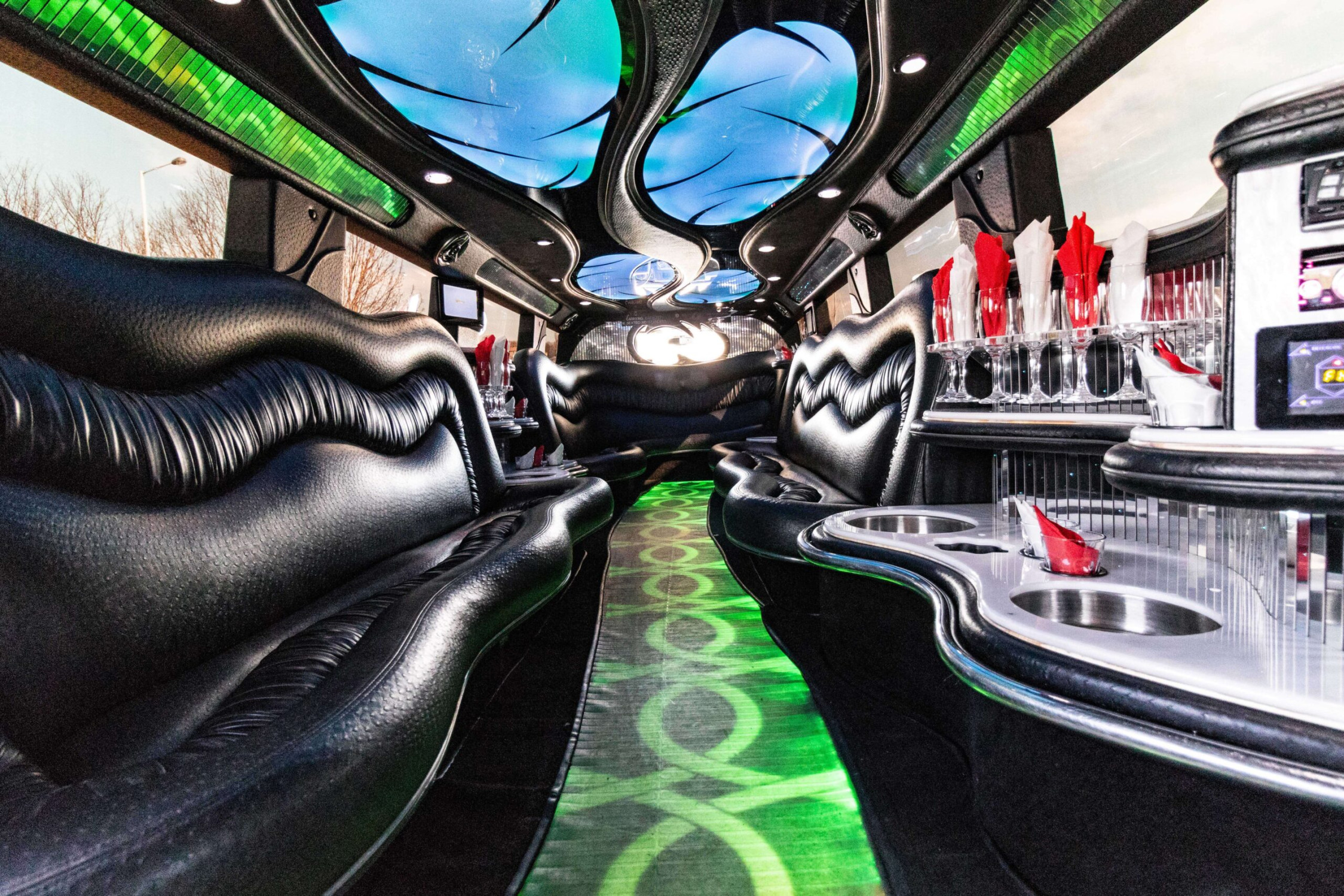 16-Seater White Hummer Limousine Perfect for Parties