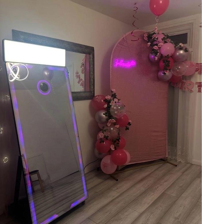Mirror Selfie Booth | Custom Digital Screens & Instant Prints