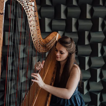 Lucy Nolan Harpist