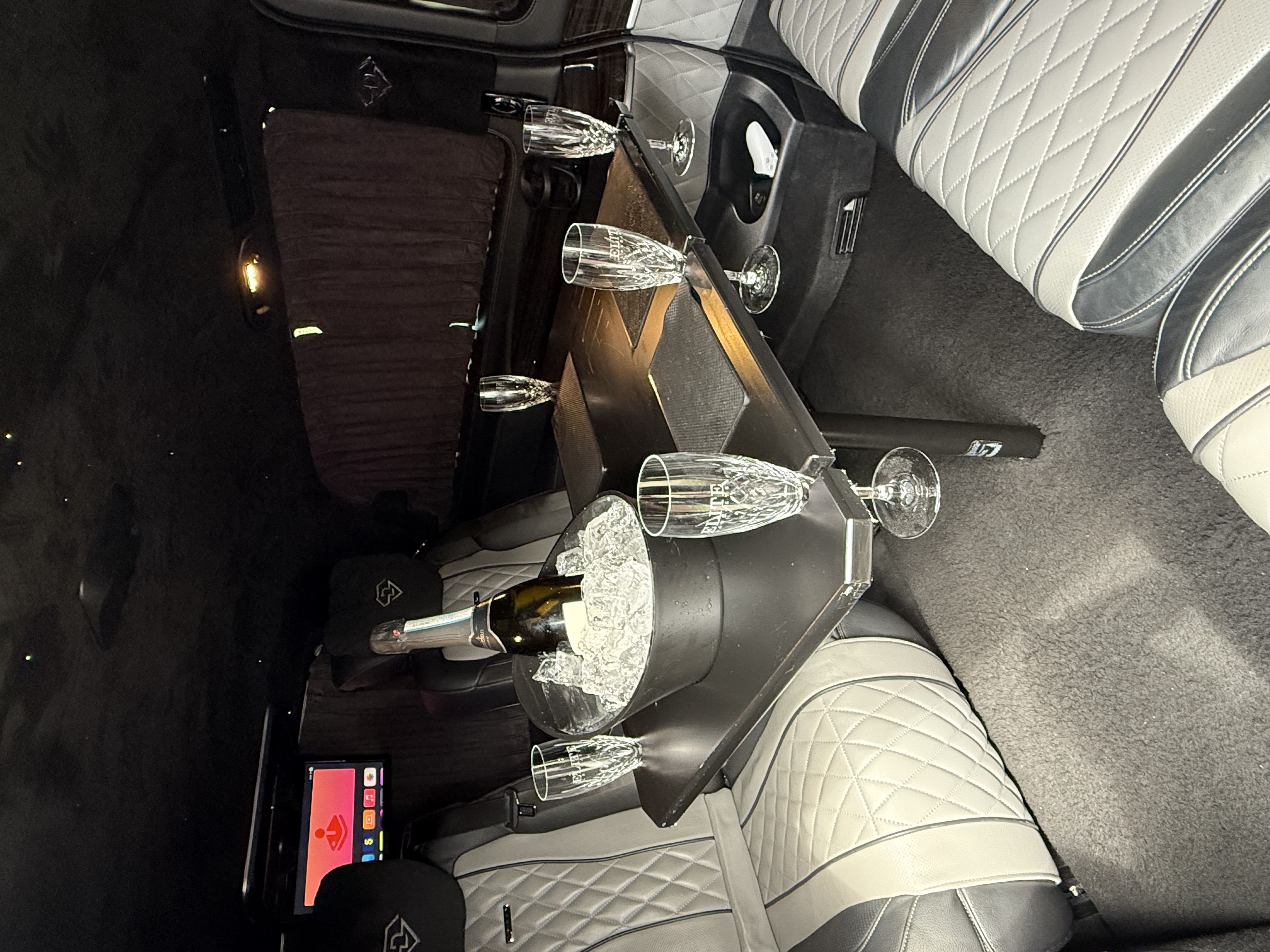 Jet-Class Luxury 5-Seater Landjet