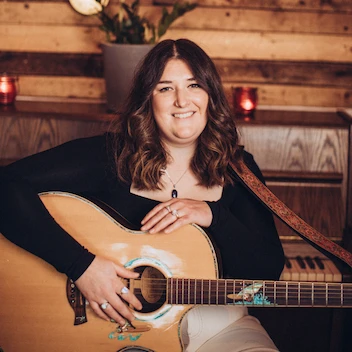 Isobel - Singer & Guitarist *Country* *Pop* *Classic & Contemporary*