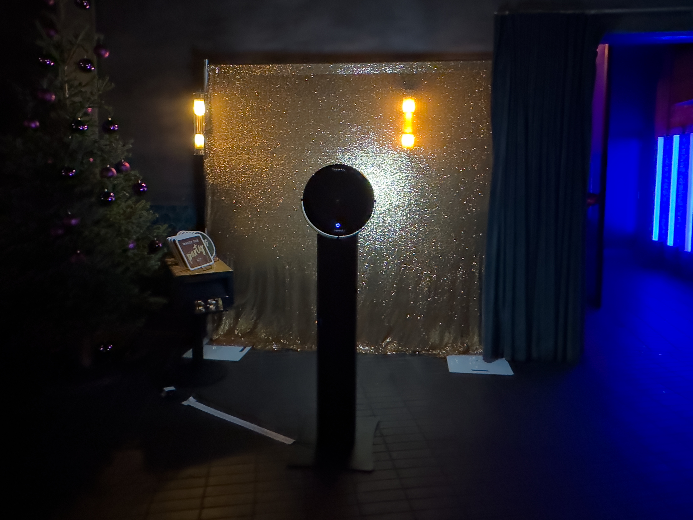 Stunning Selfies Await with Stylish Black Selfie Pod