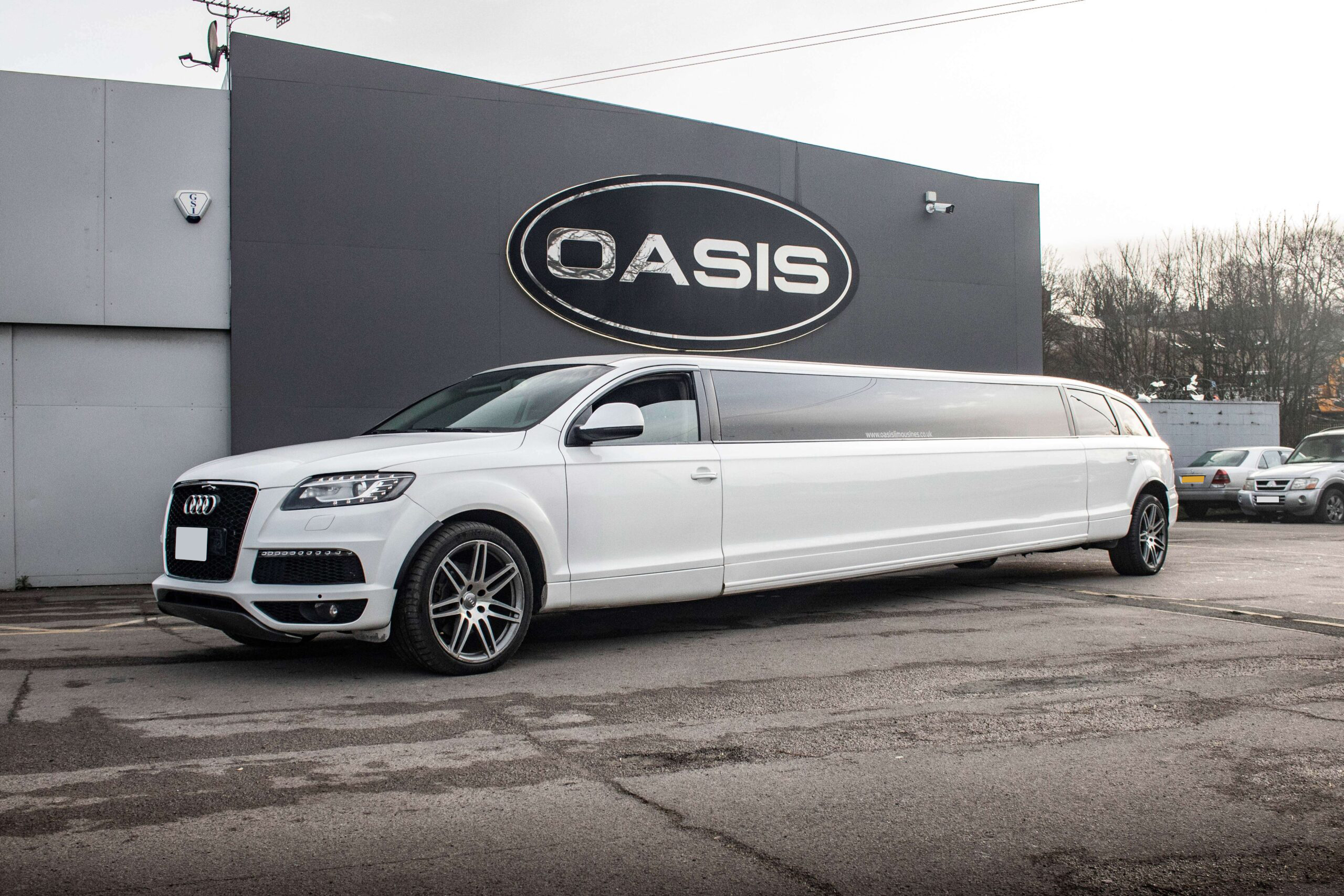 8-Seater Audi Q7 Limousine