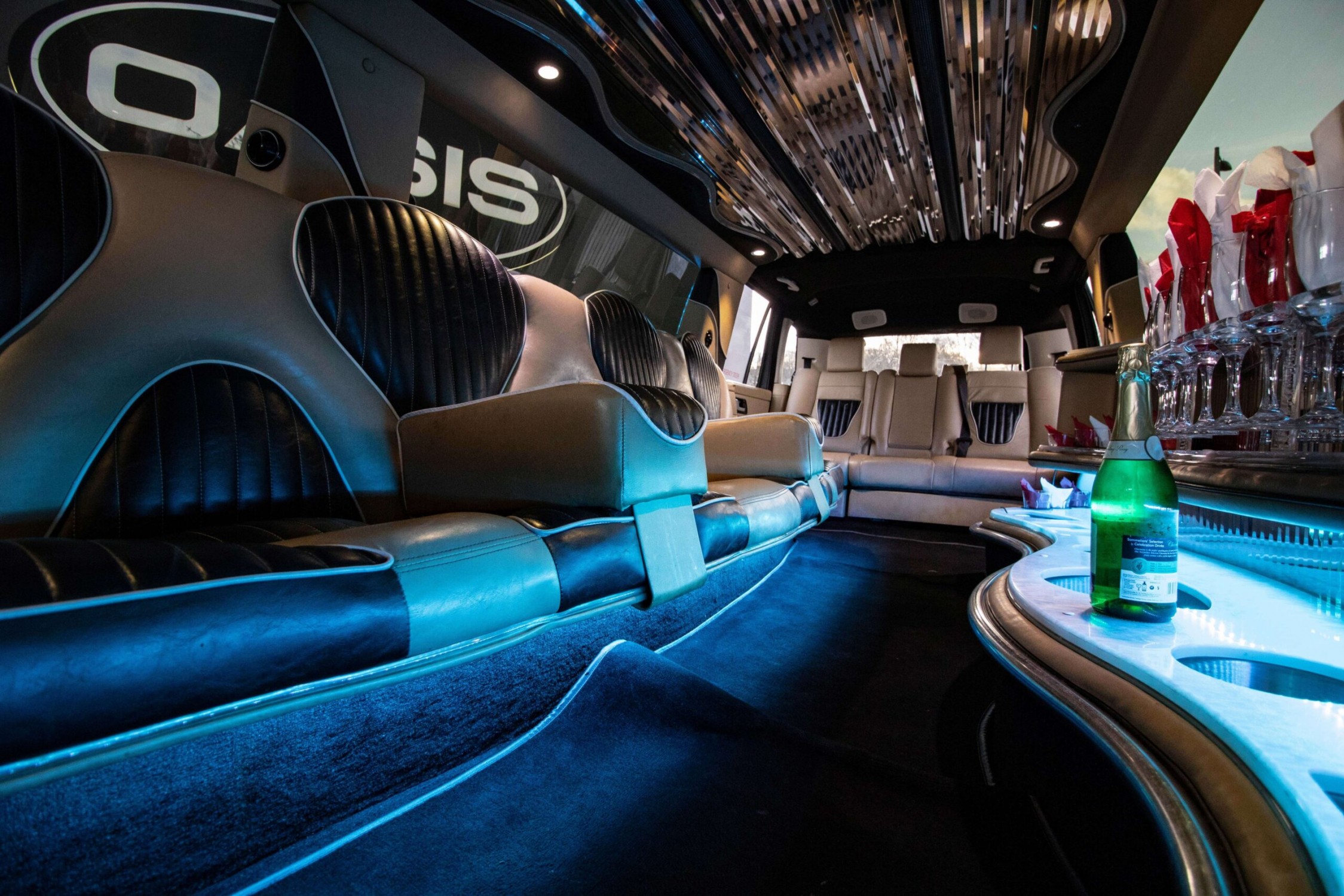 8 Seater Stretch Range Rover Sport Limousine