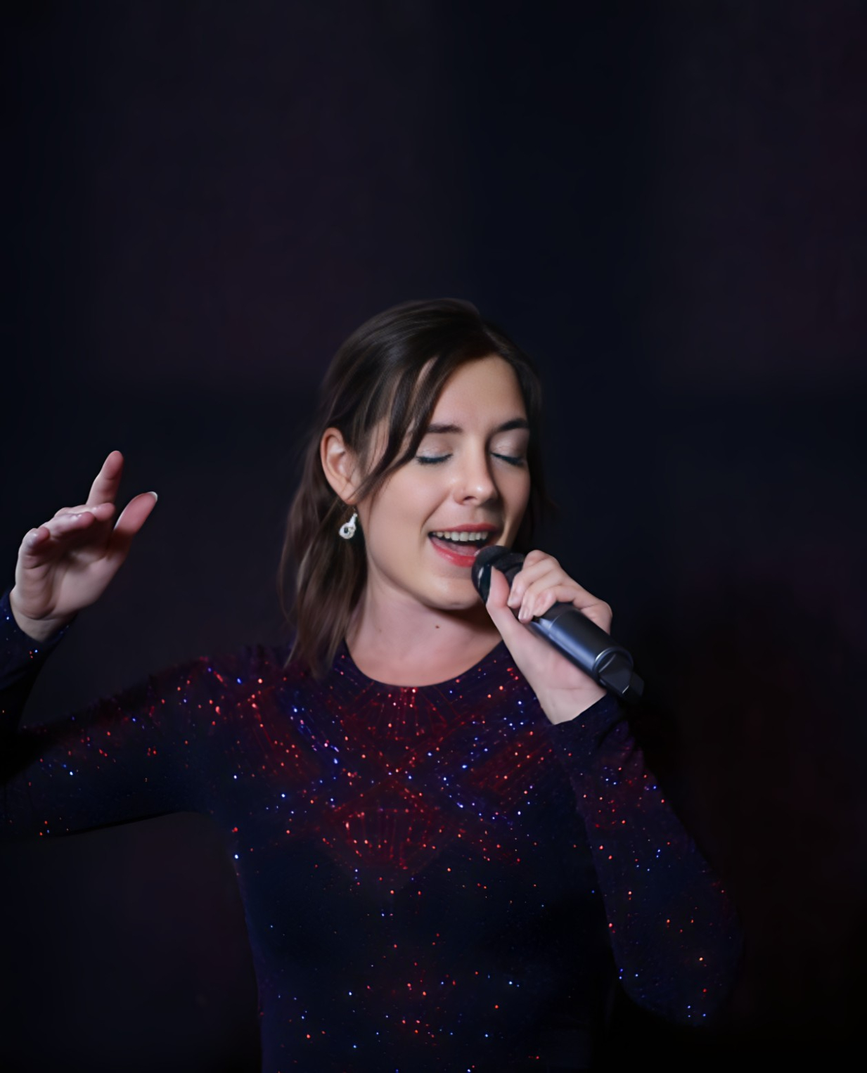 Louise Covering Party Hits & Chill Background Music To Suit Any Event