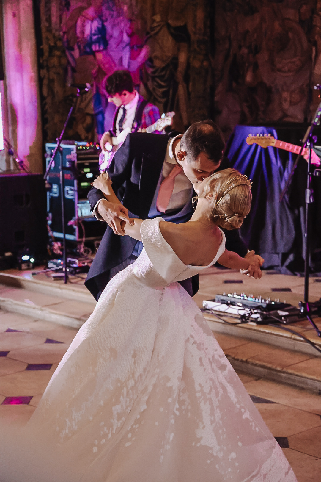 Elegant, Timeless & Candid Storytelling