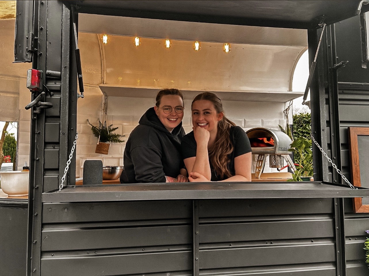 Neopolitan Stonebaked Pizza Parlour On Wheels 🍕