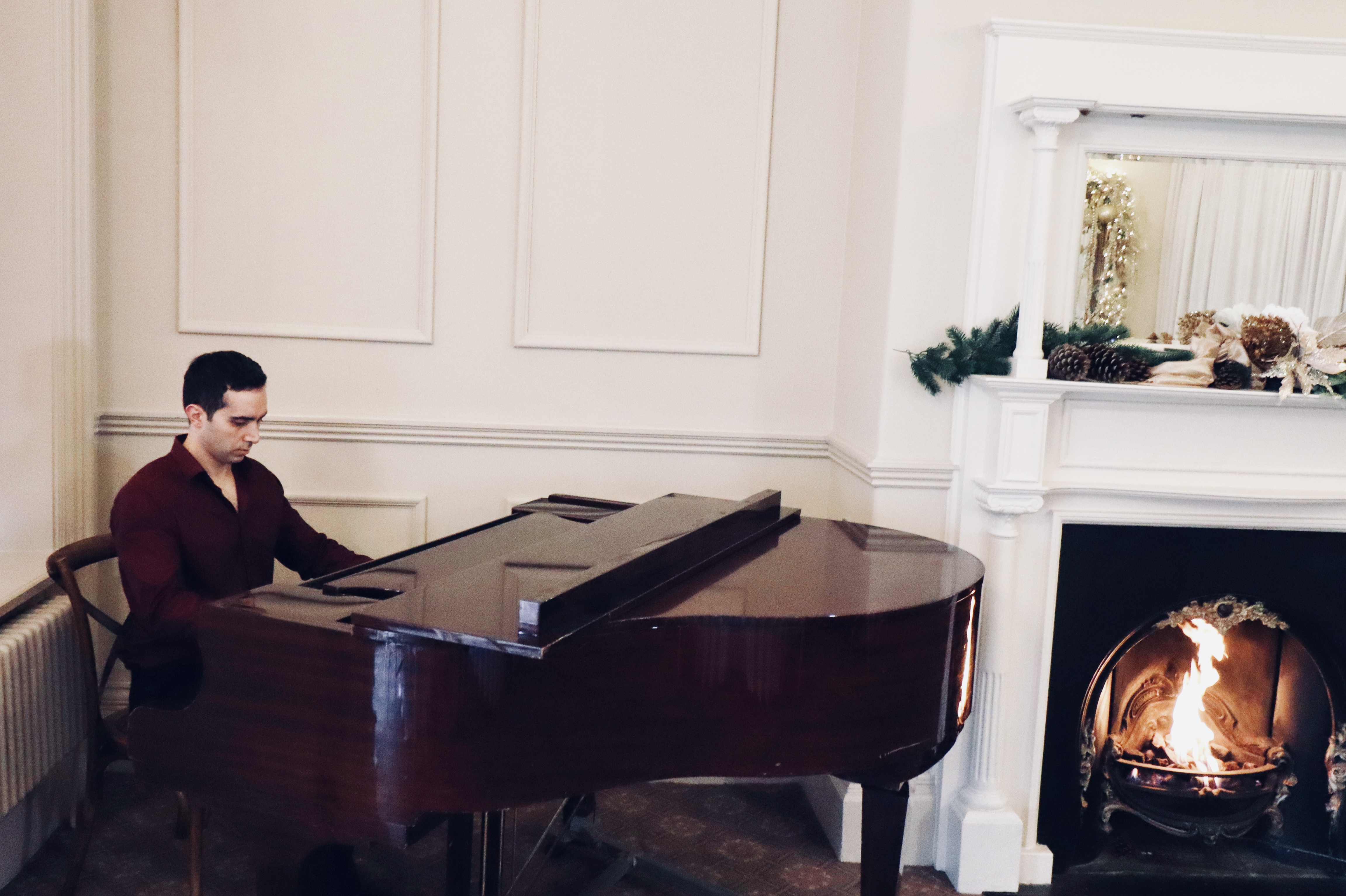 Sophistication in Every Note: The Perfect Pianist for Your Event