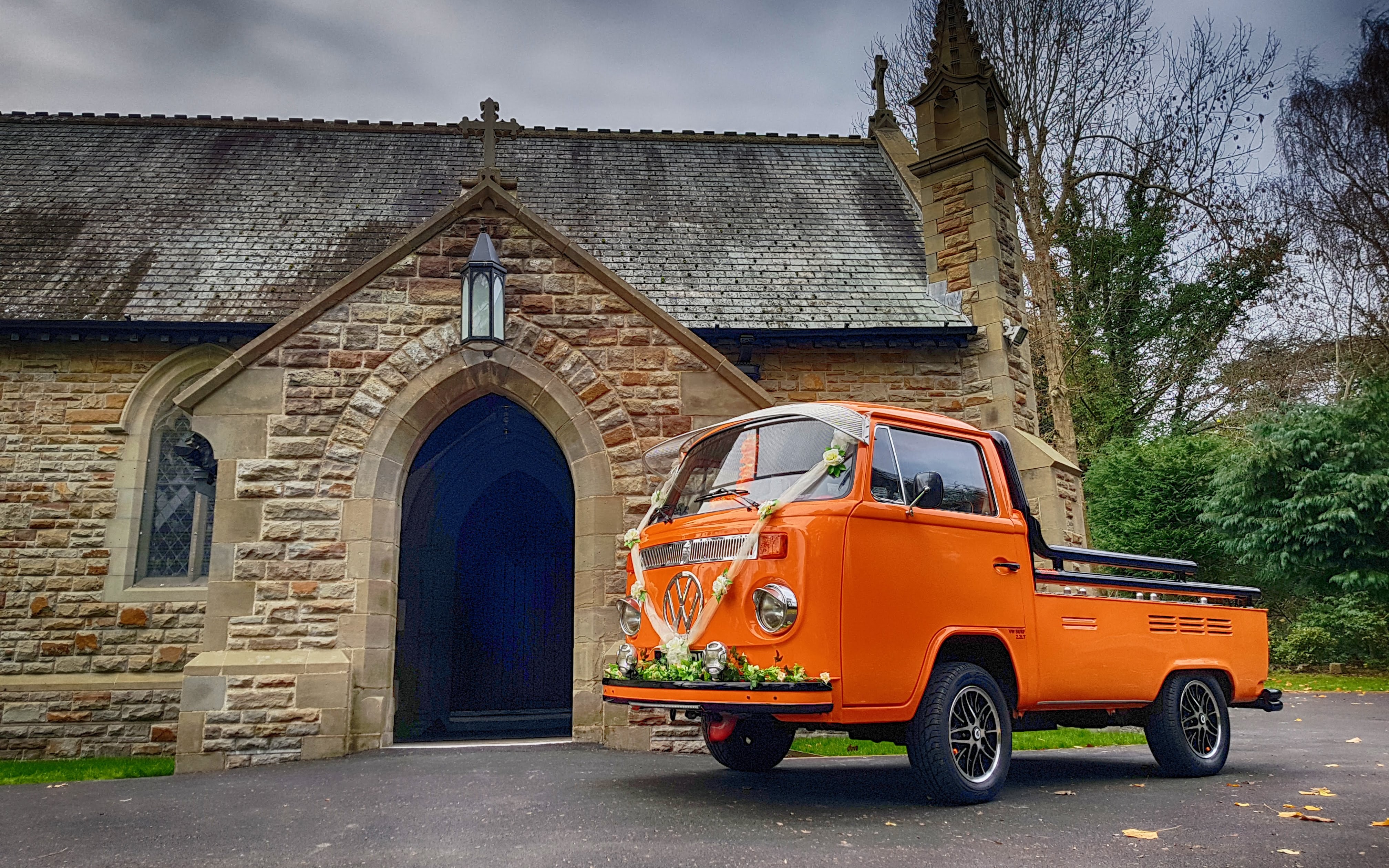 Wedding Car Hire ❤️ in Cardiff Outstanding Arrival With Poptop