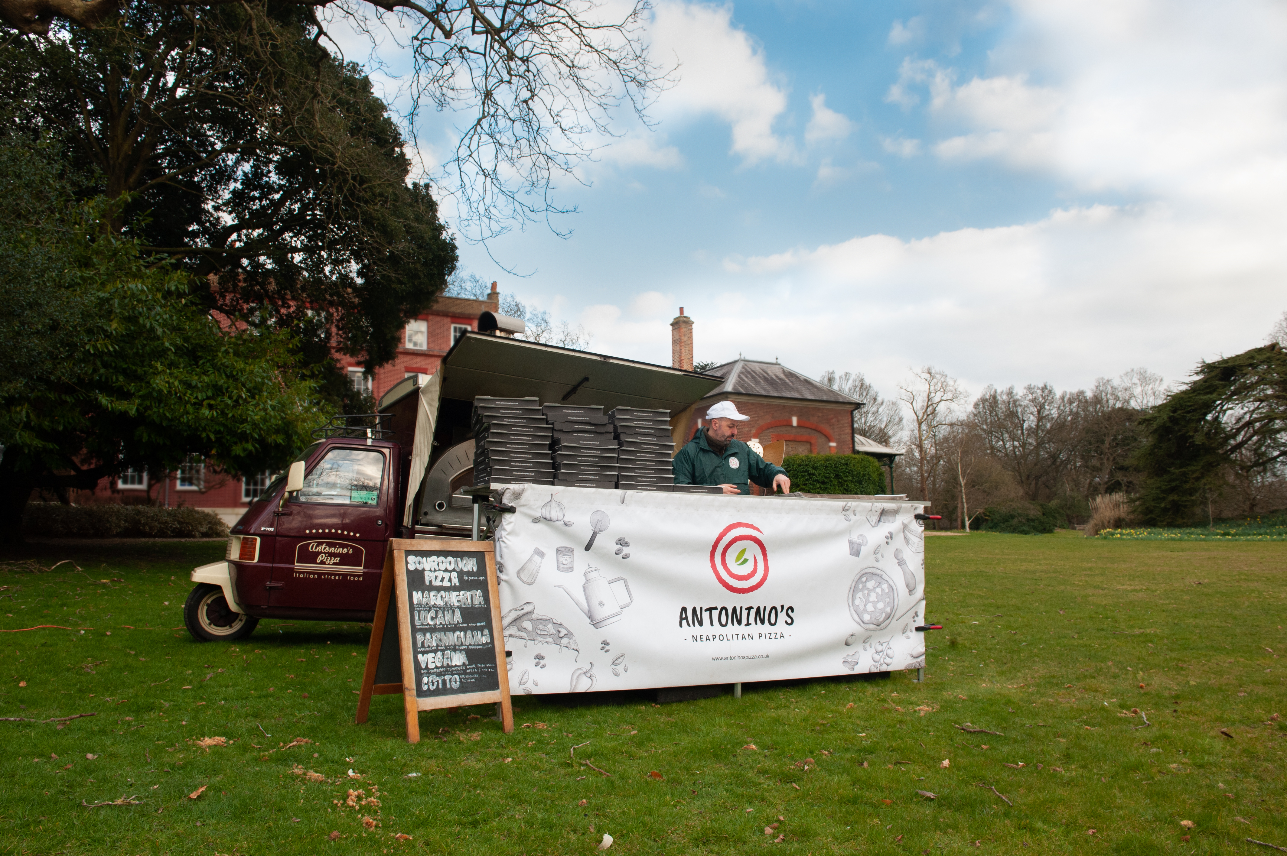 Authentic Italian Pizza on Wheels – Perfect for Any Event!