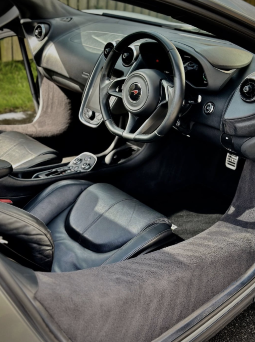 McLaren 570GT Premium Pack