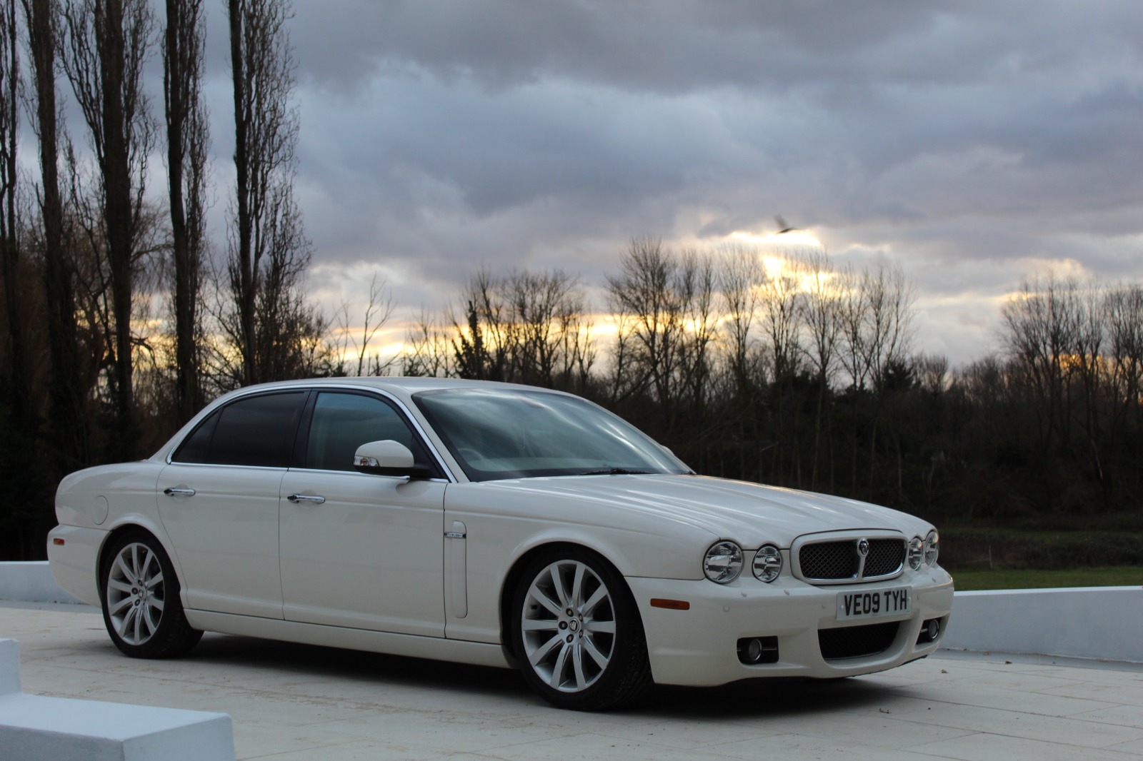 Classy White Jaguar XJ Hire