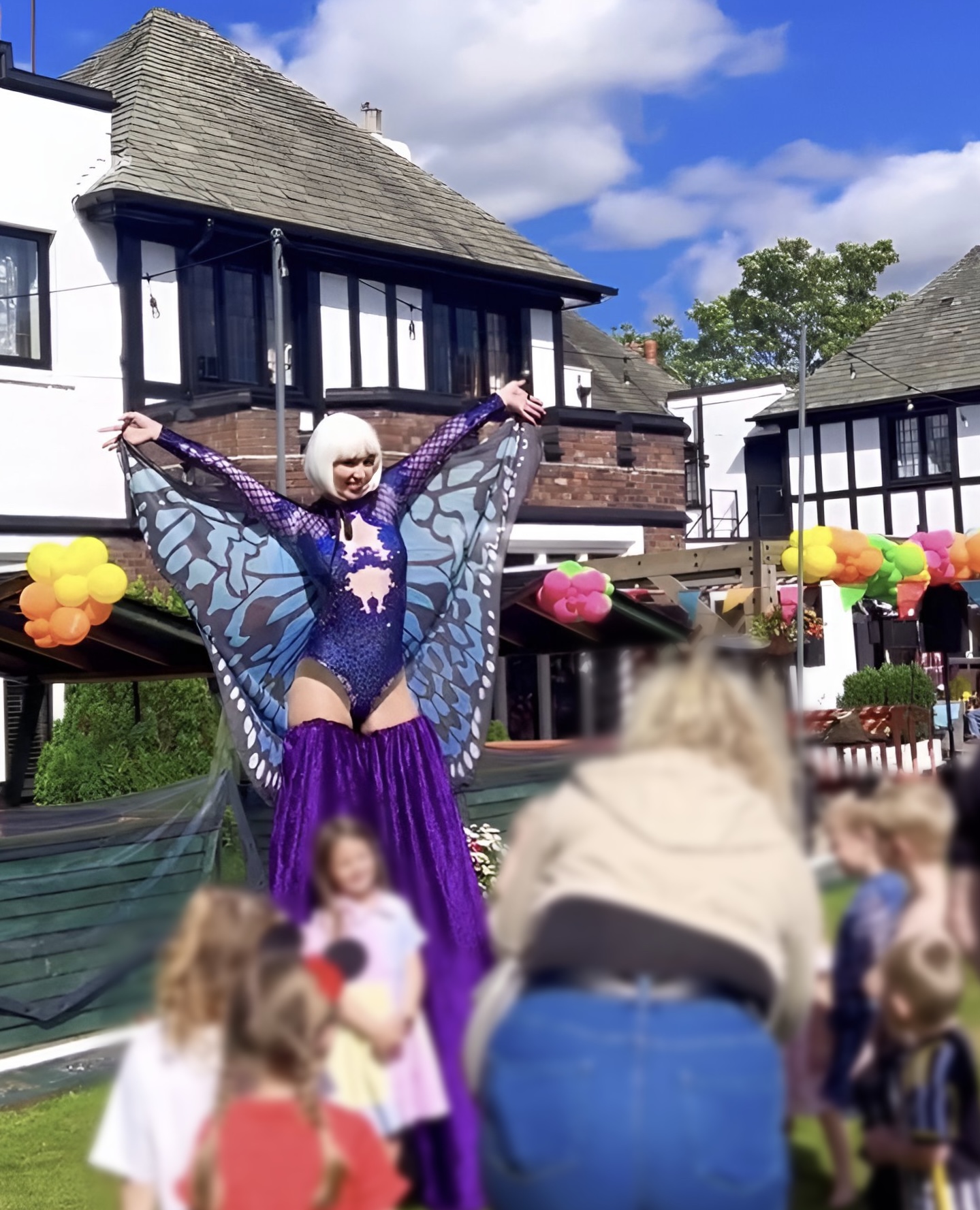 Fabulous Stilt Walker for Any Occasion