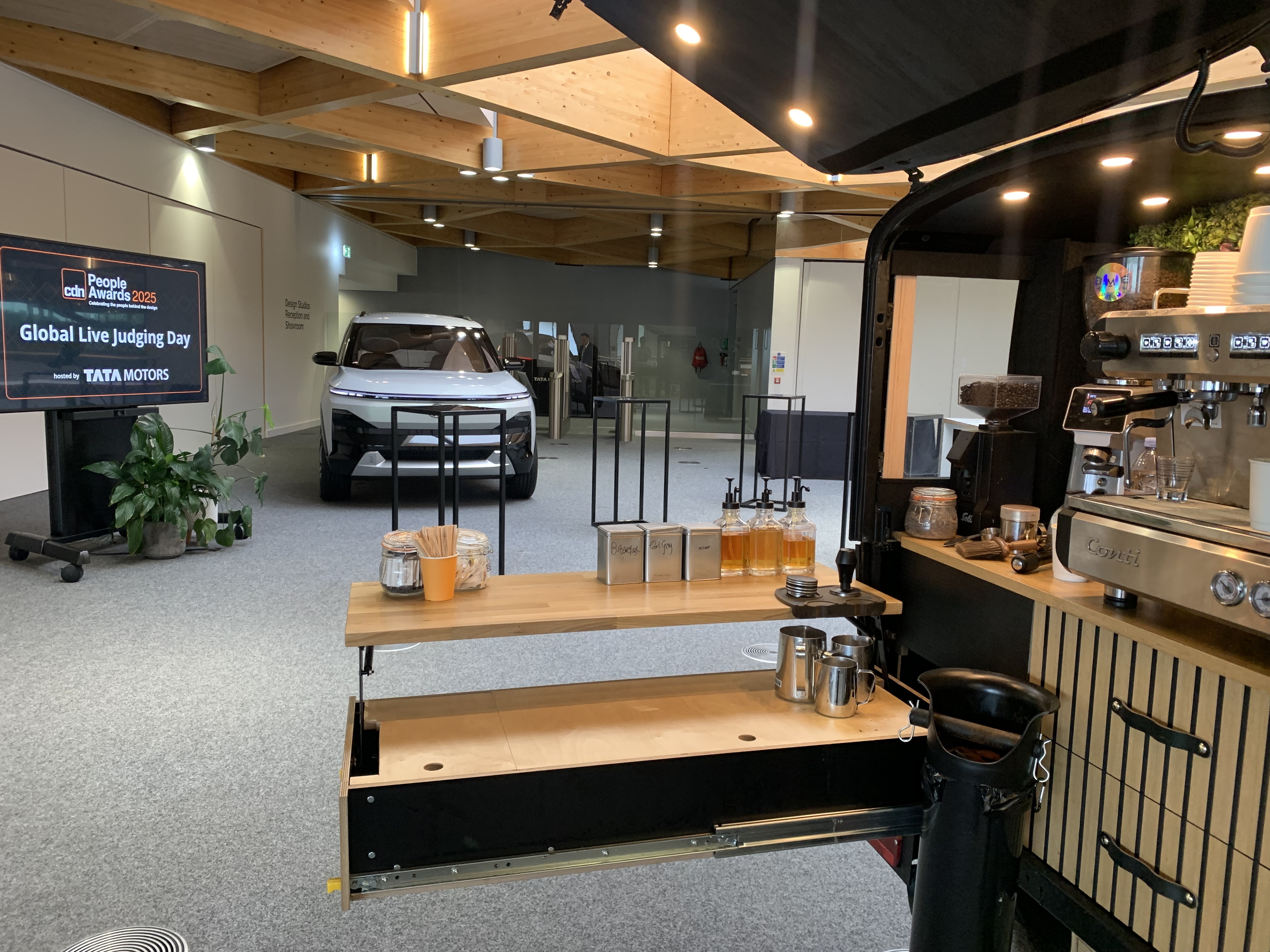 Indoor & Outdoor Coffee Service | In-House Roasted