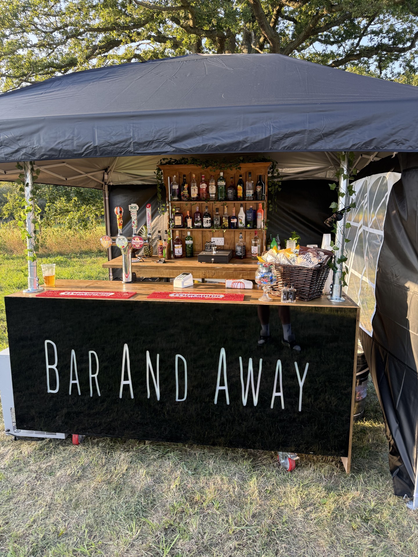 Fully Equipped Indoor & Outdoor Mobile Cash Bar