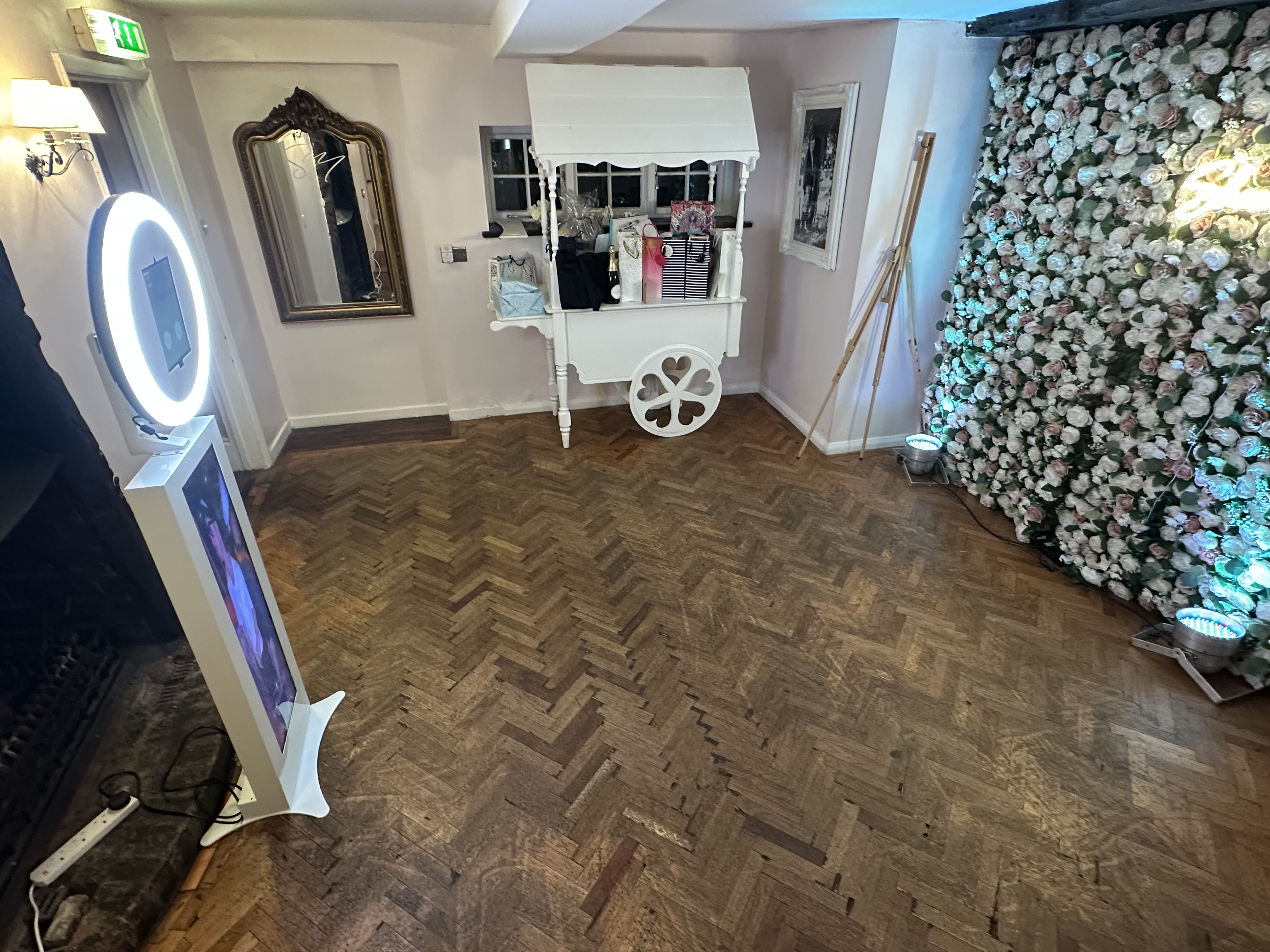 Strike a Pose Selfie Pod