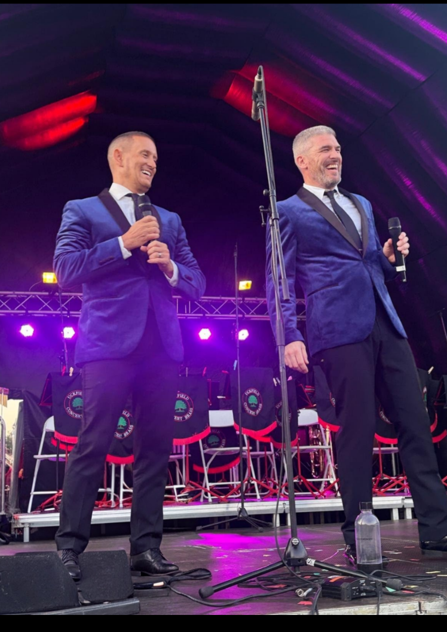 The Greatest Showmen Present The Swinging Waiiters