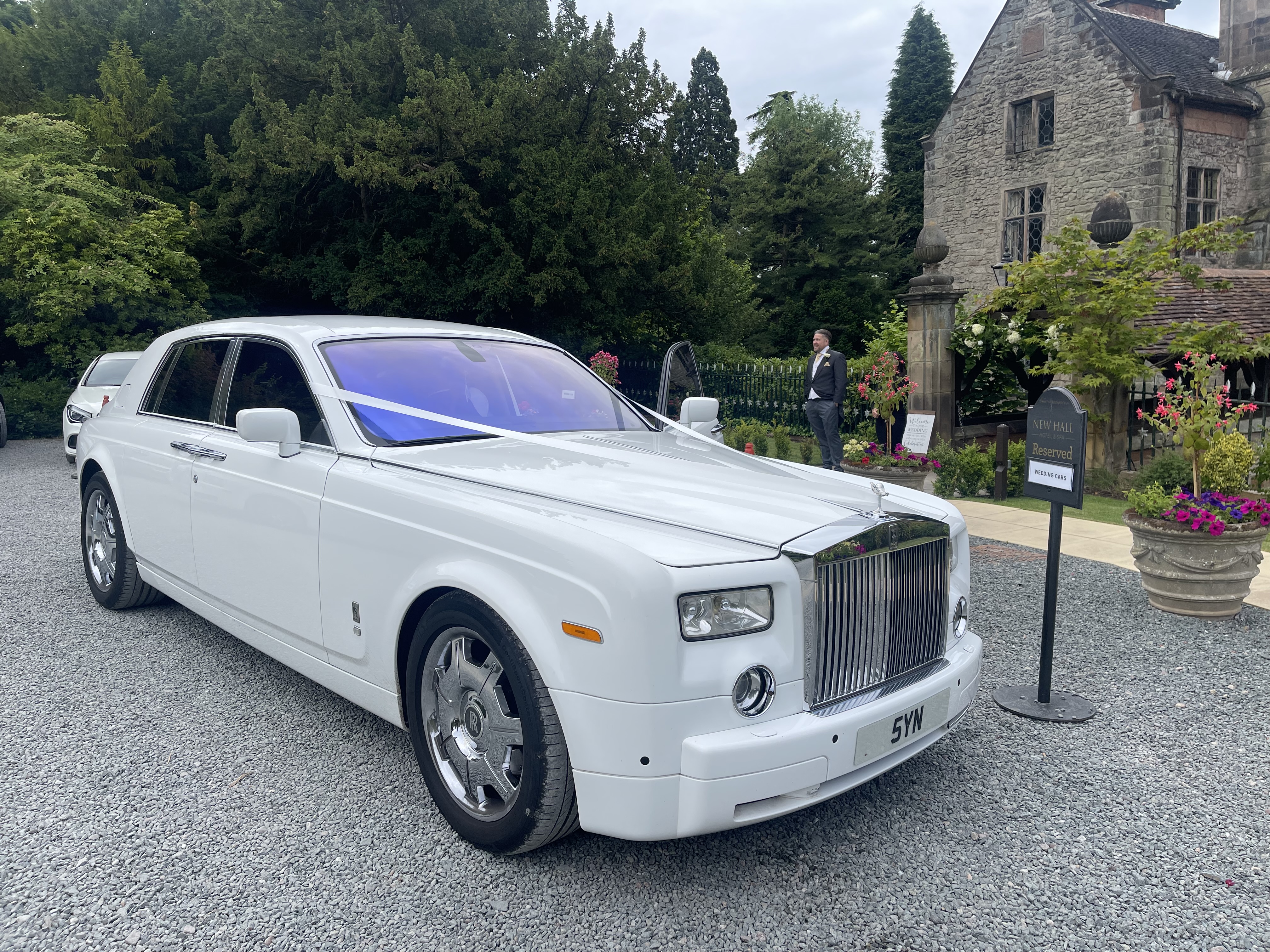 Eye-Catching Luxury Rolls Royce Phantom