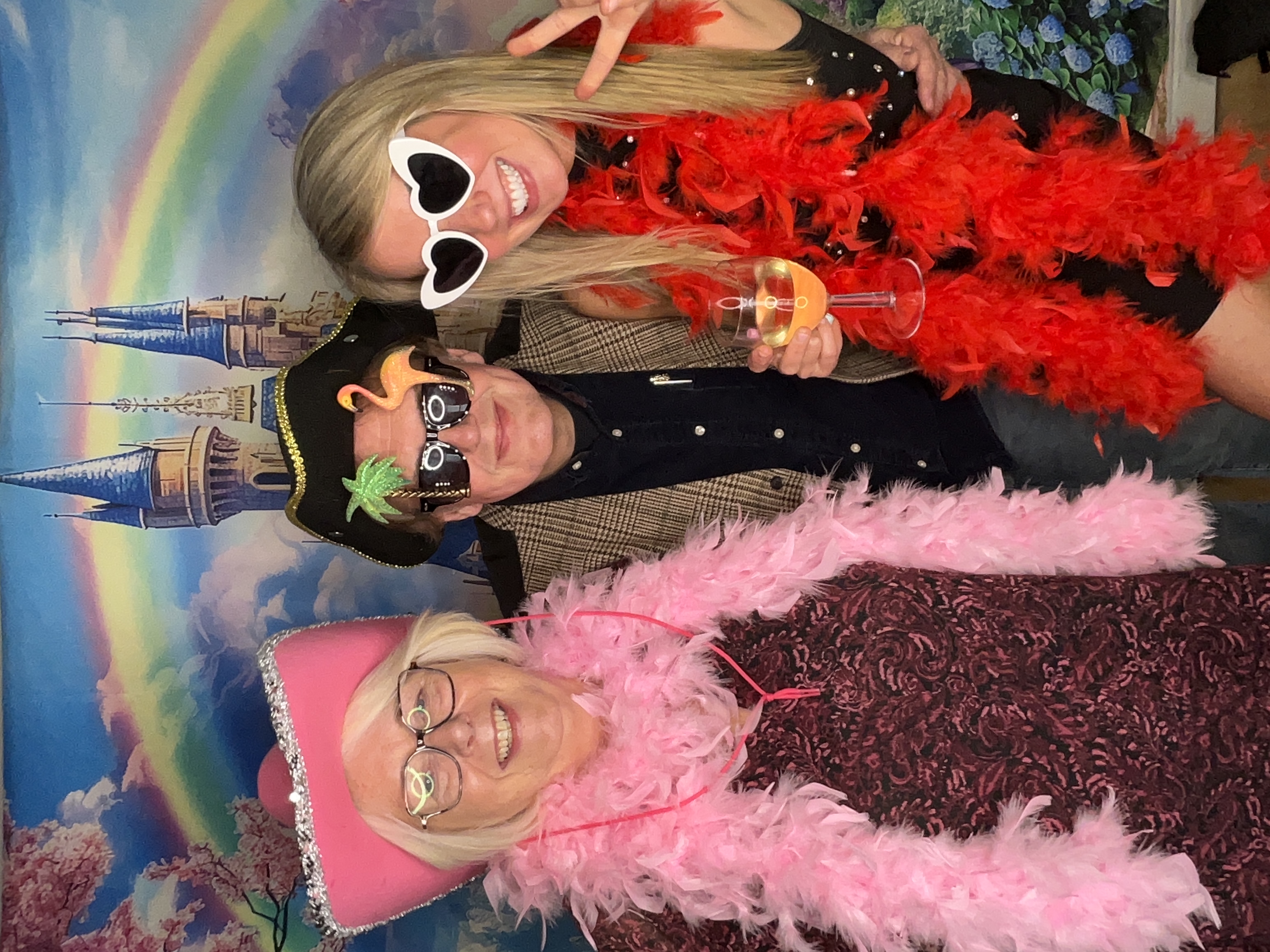 Stylish Digital Selfie Booth With Instant Photo Sharing