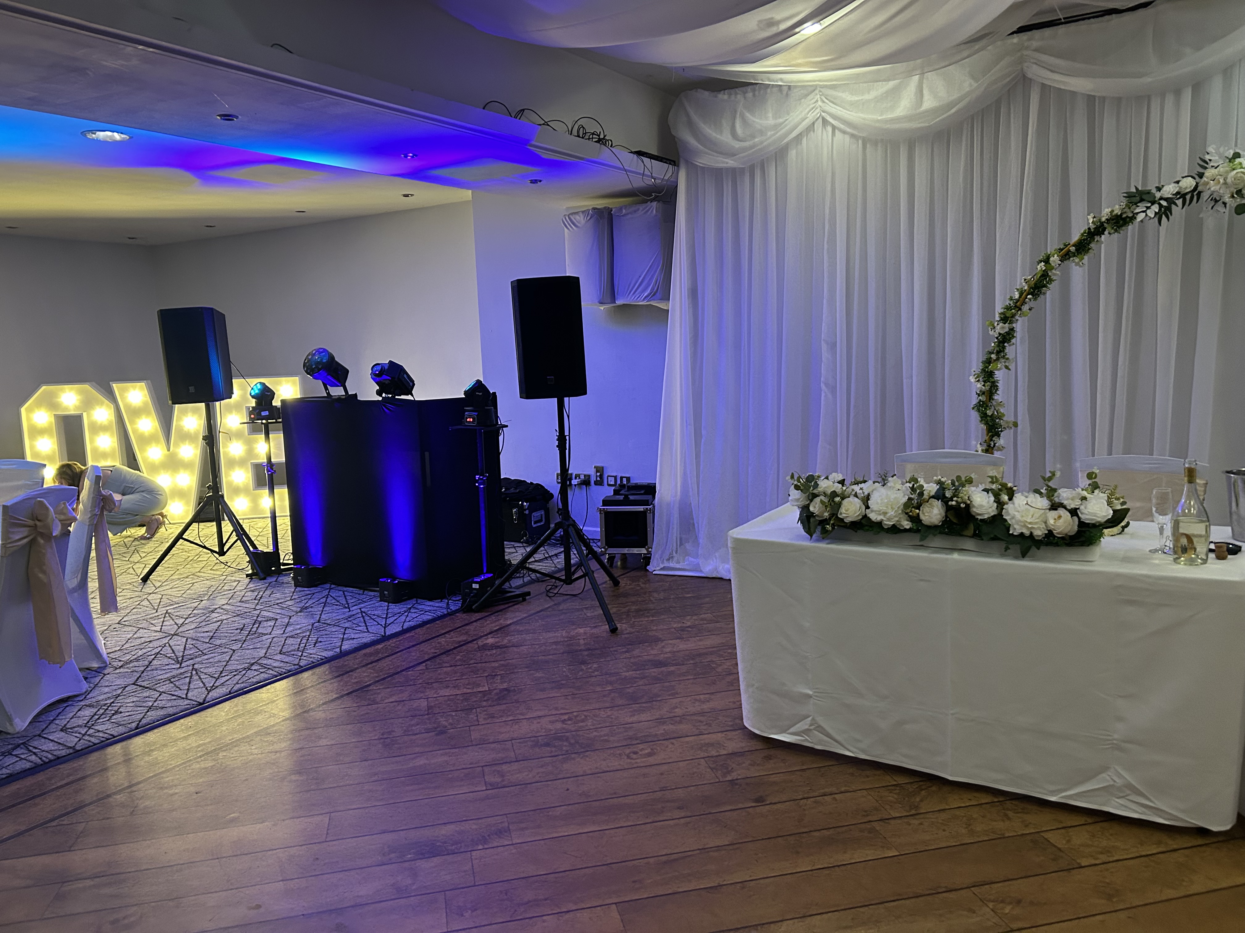 DJ Ben Hesketh: Party & Karaoke DJ