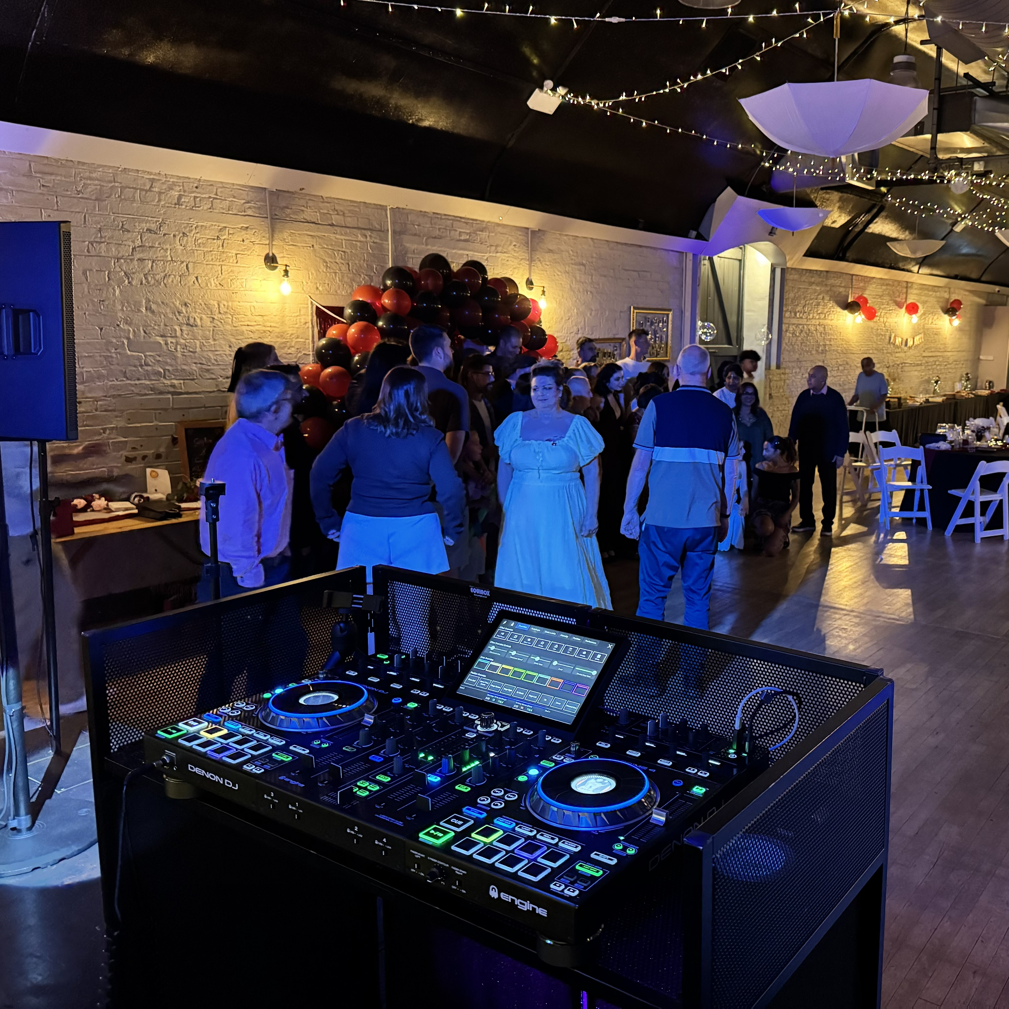 Filling Dancefloors with Music & Lighting