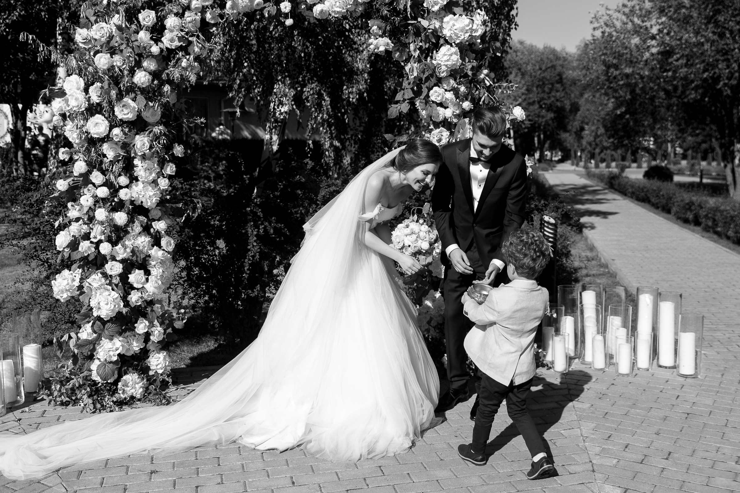 Timeless Wedding Photography: Your Unique Story, Artfully Told