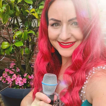 Ruby Rockabella & The Rockin' Robins