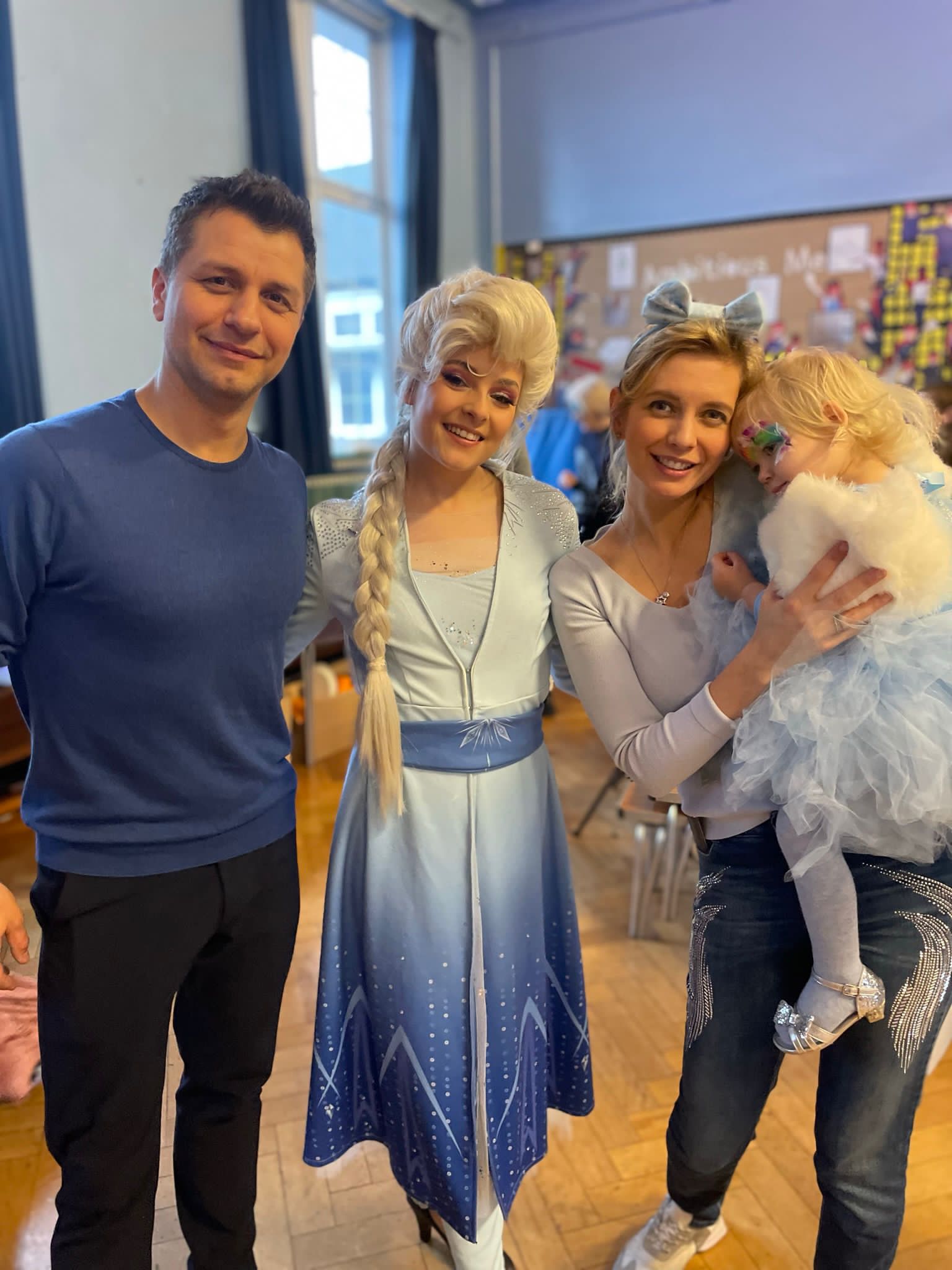 Princess Party with Singing Ice Queen, Fun Games & Disco