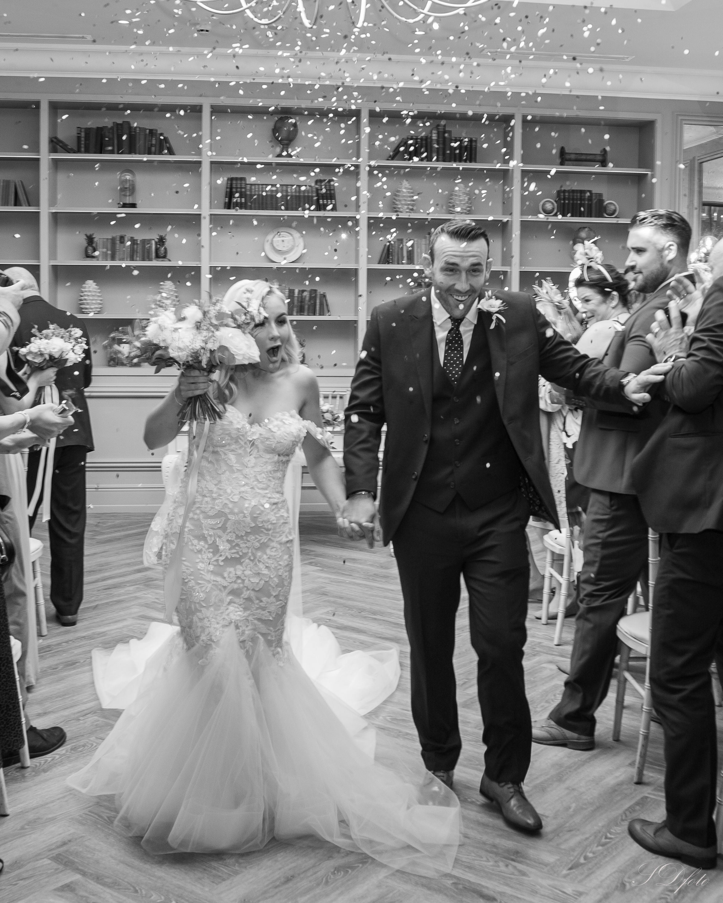 Relaxed Wedding Photographer Capturing The Joy Of Your Day