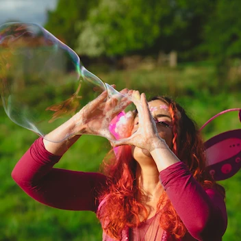 vivifacepainting and Bubble Fairy performer