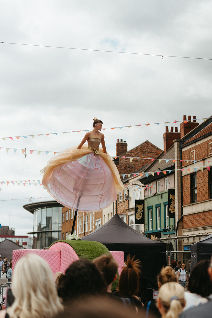 Mesmerising Sway Pole Act