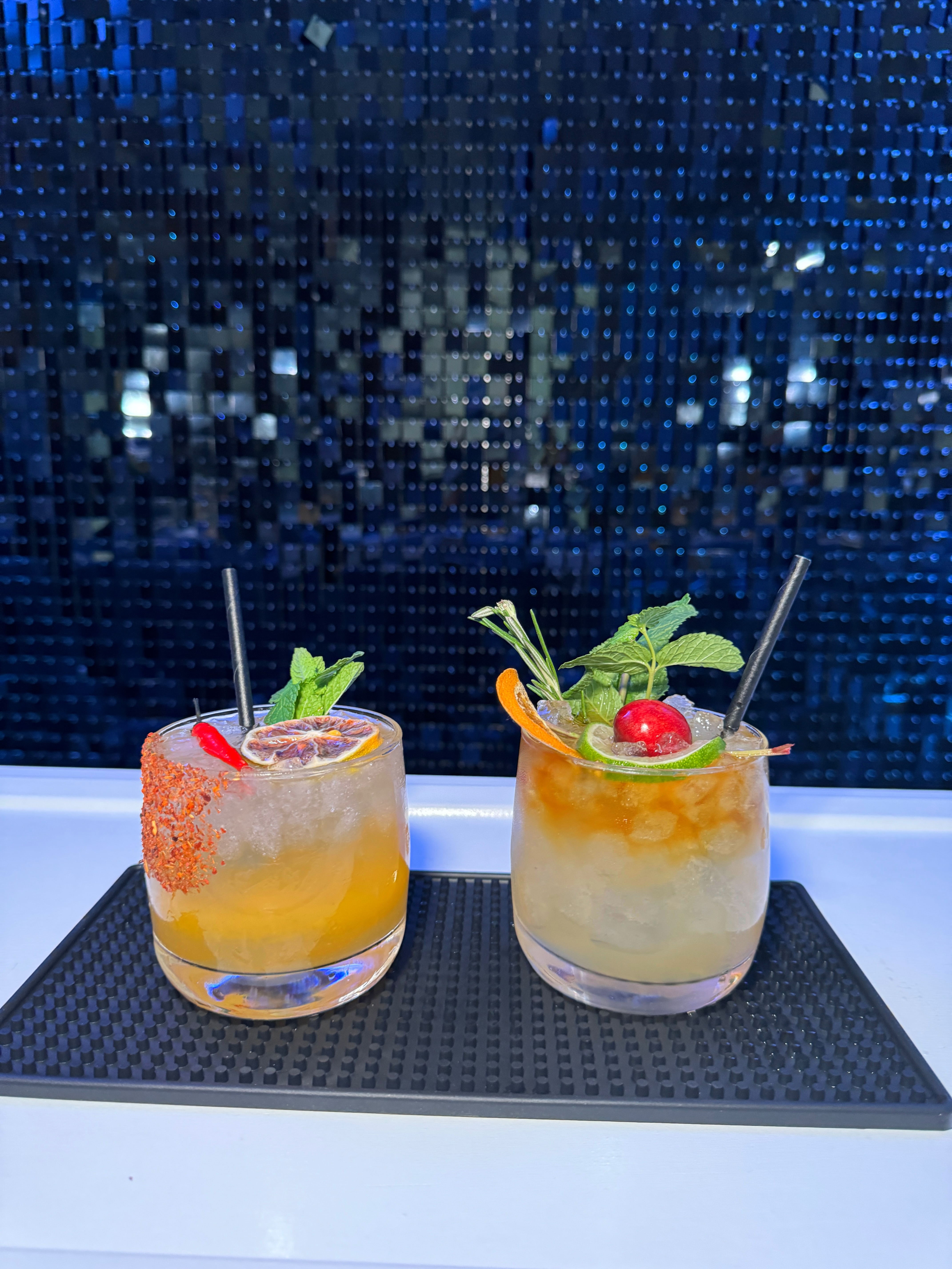 Bottomless Cocktail Bar with Customisable Screen