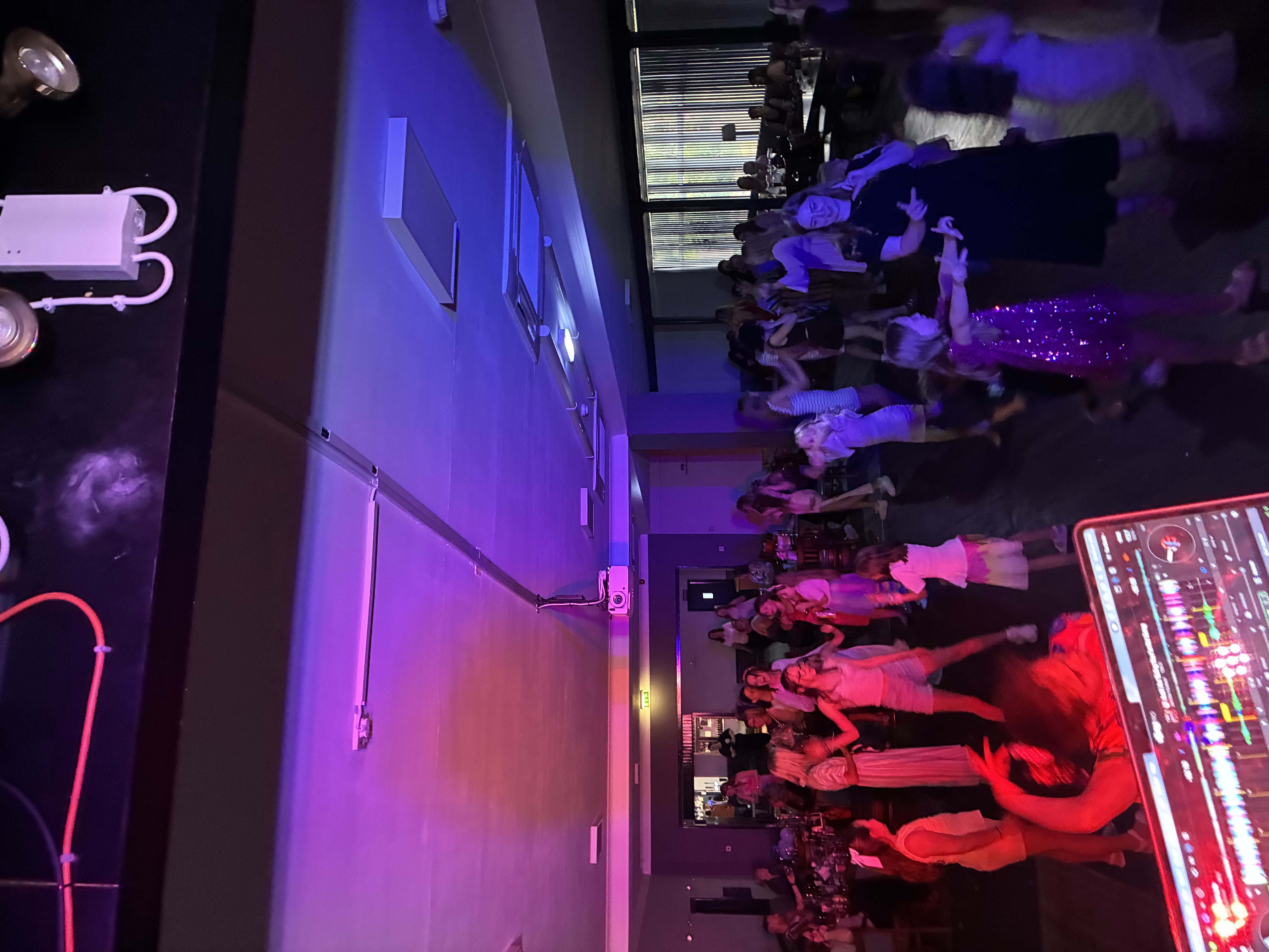 Mobile DJ "Simply The Best"