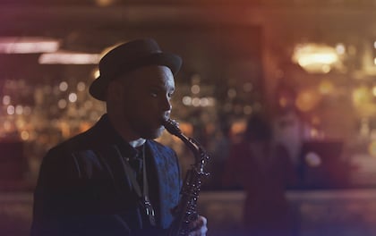 Robert Benson Saxophone Performs Relaxed Acoustic Covers
