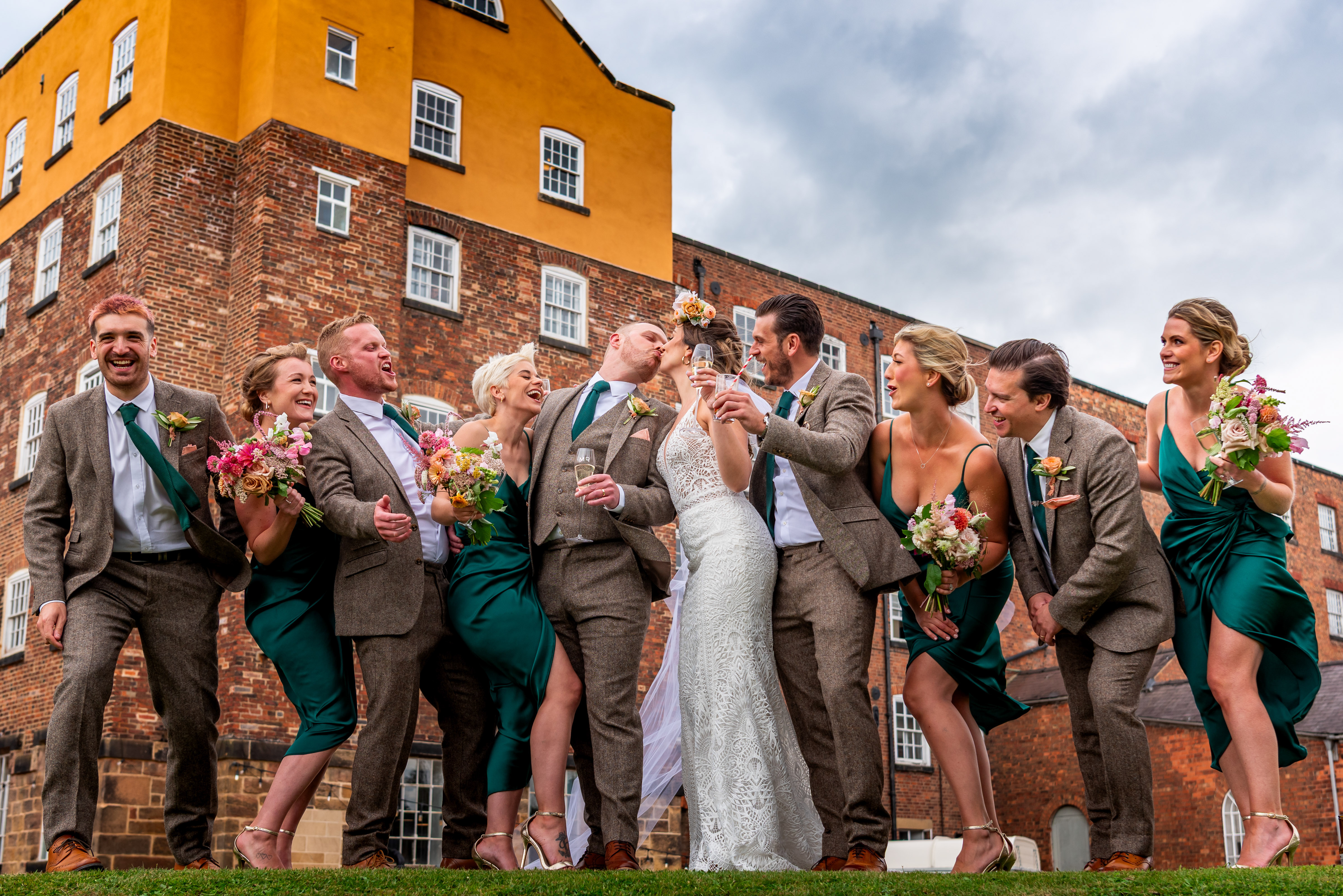 Naturally Beautiful Photography Documenting the Atmosphere of your Wedding