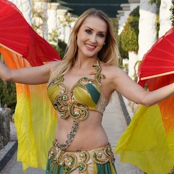 Anett Belly Dancer