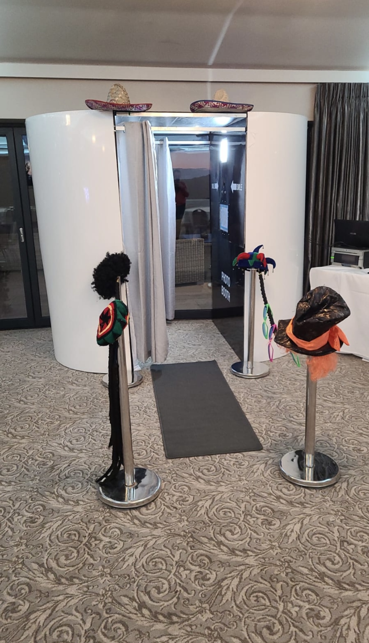 Capture & Celebrate Unforgettable Moments with our Enclosed Photobooth